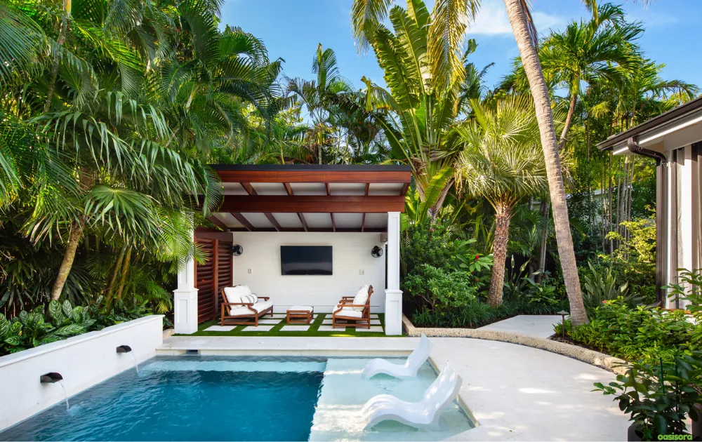 Resort-Style-Front-Yard-With-palms