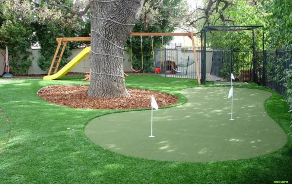 Putting-green-turf-designed-for-smooth-golf-practice