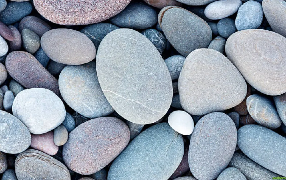 River-Stones-or-Smooth-Pebbles